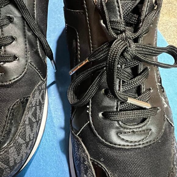Michael Kors fashion sneakers, black, lace up, Wilma Trainers, women’s size 8 - Picture 8 of 8